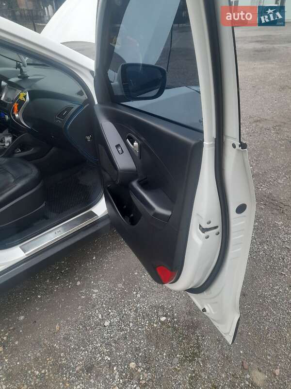 Внедорожник / Кроссовер Hyundai ix35 2011 в Тернополе