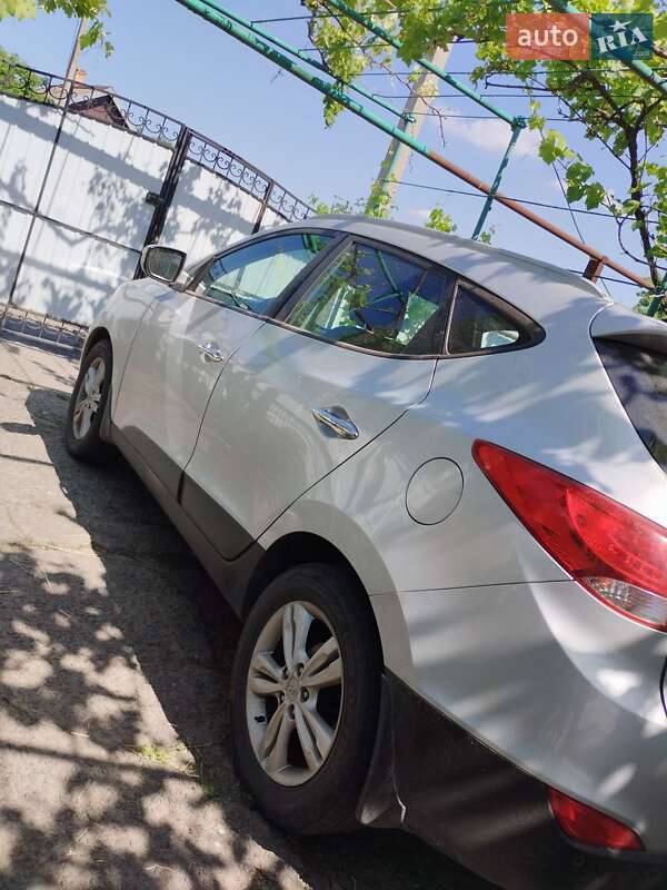 Внедорожник / Кроссовер Hyundai ix35 2011 в Кривом Роге