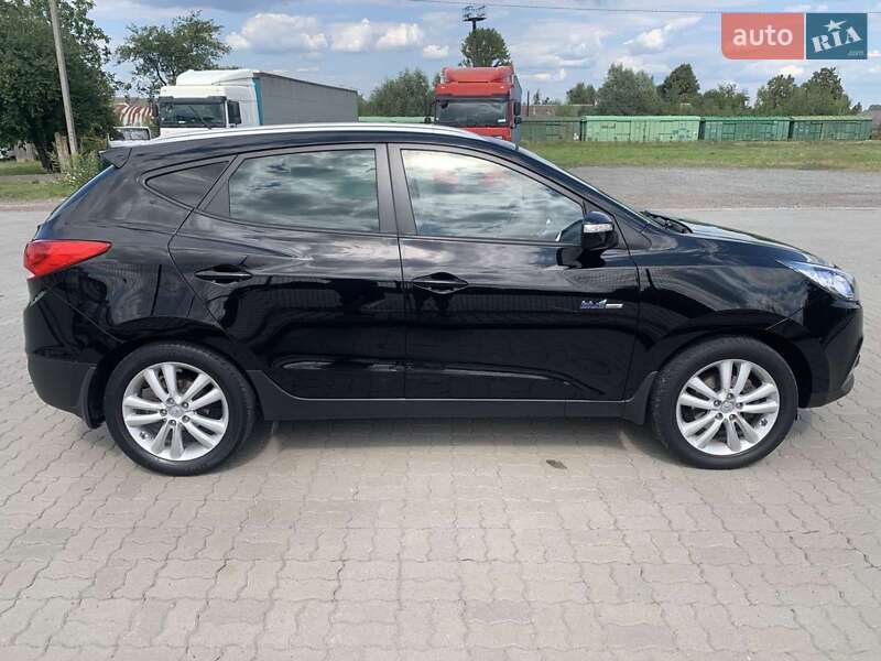 Позашляховик / Кросовер Hyundai ix35 2011 в Новояворівську