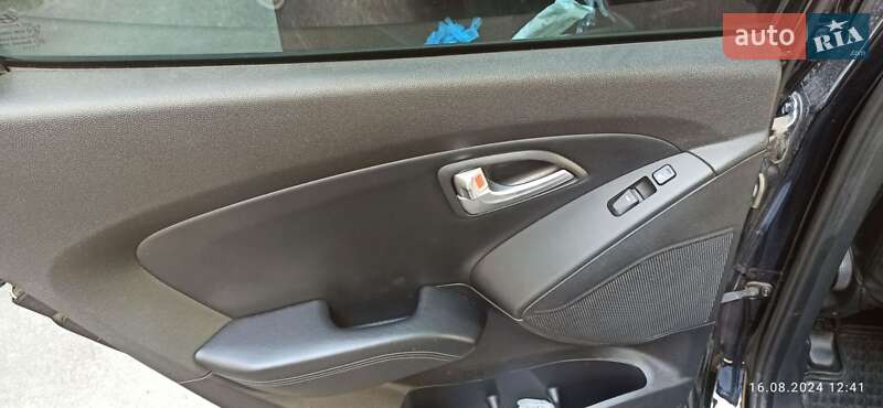 Внедорожник / Кроссовер Hyundai ix35 2013 в Днепре
