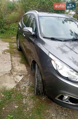 Внедорожник / Кроссовер Hyundai ix35 2013 в 