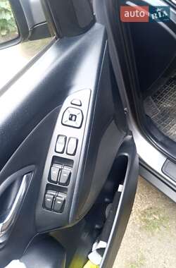 Внедорожник / Кроссовер Hyundai ix35 2013 в 