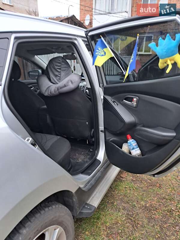 Позашляховик / Кросовер Hyundai ix35 2010 в Дніпрі