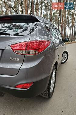 Позашляховик / Кросовер Hyundai ix35 2011 в 