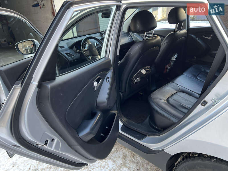 Внедорожник / Кроссовер Hyundai ix35 2010 в Киеве