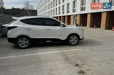 Позашляховик / Кросовер Hyundai ix35 2013 в 