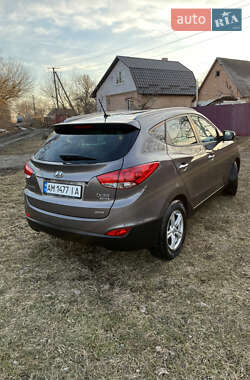 Внедорожник / Кроссовер Hyundai ix35 2011 в 