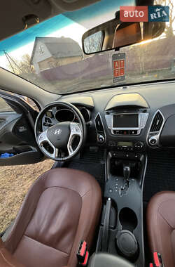 Внедорожник / Кроссовер Hyundai ix35 2011 в 