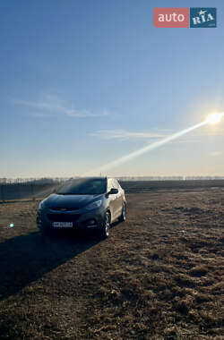 Внедорожник / Кроссовер Hyundai ix35 2011 в 