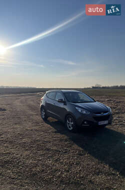 Внедорожник / Кроссовер Hyundai ix35 2011 в 