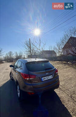 Внедорожник / Кроссовер Hyundai ix35 2011 в 