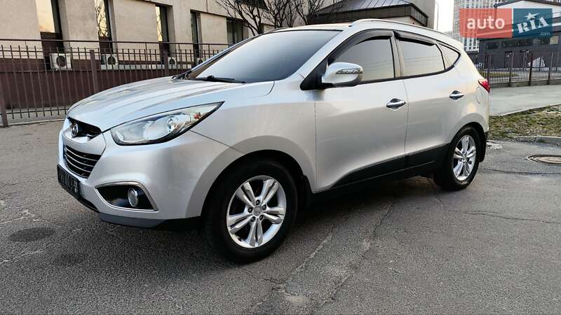 Позашляховик / Кросовер Hyundai ix35 2011 в 
