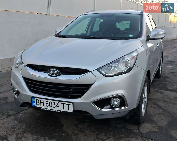 Позашляховик / Кросовер Hyundai ix35 2012 в 