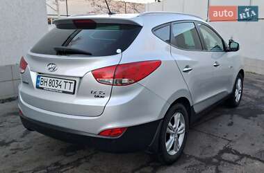 Позашляховик / Кросовер Hyundai ix35 2012 в 