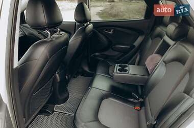 Позашляховик / Кросовер Hyundai ix35 2010 в 