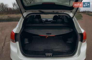 Позашляховик / Кросовер Hyundai ix35 2010 в 