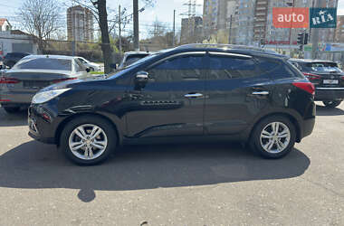 Внедорожник / Кроссовер Hyundai ix35 2010 в 
