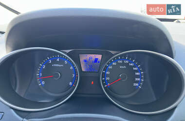 Внедорожник / Кроссовер Hyundai ix35 2010 в 