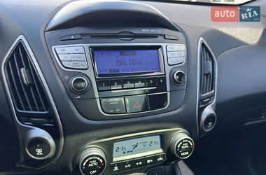 Внедорожник / Кроссовер Hyundai ix35 2010 в 
