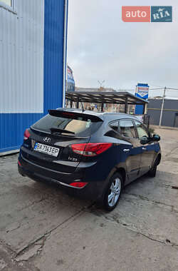 Внедорожник / Кроссовер Hyundai ix35 2010 в 