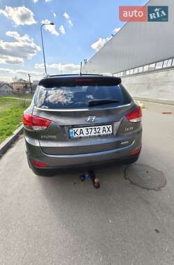 Внедорожник / Кроссовер Hyundai ix35 2011 в 