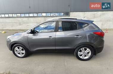 Внедорожник / Кроссовер Hyundai ix35 2011 в 