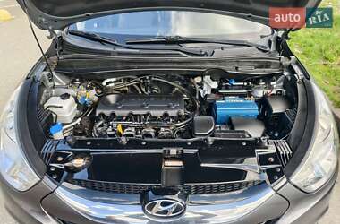 Внедорожник / Кроссовер Hyundai ix35 2011 в 