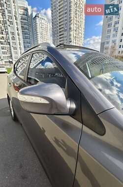 Внедорожник / Кроссовер Hyundai ix35 2011 в 