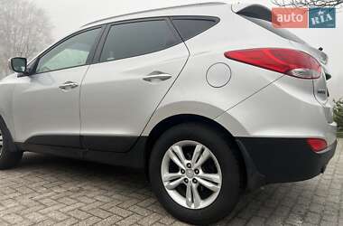 Позашляховик / Кросовер Hyundai ix35 2010 в 