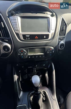 Позашляховик / Кросовер Hyundai ix35 2013 в 