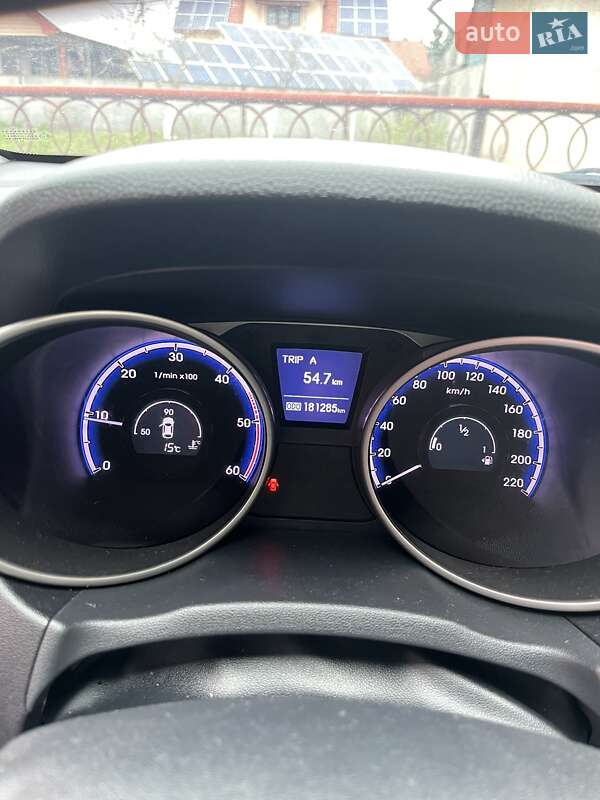Позашляховик / Кросовер Hyundai ix35 2011 в Івано-Франківську