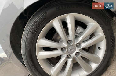Внедорожник / Кроссовер Hyundai ix35 2013 в 