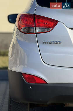 Внедорожник / Кроссовер Hyundai ix35 2011 в 