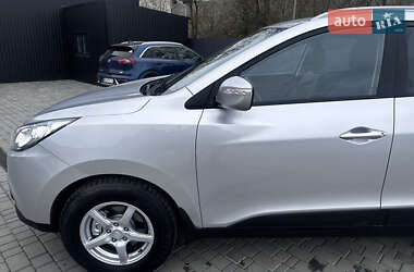 Внедорожник / Кроссовер Hyundai ix35 2011 в 