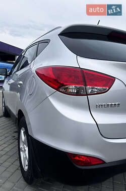 Внедорожник / Кроссовер Hyundai ix35 2011 в 