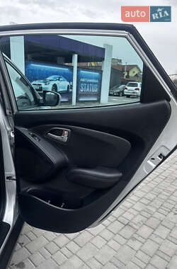 Внедорожник / Кроссовер Hyundai ix35 2011 в 