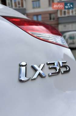 Внедорожник / Кроссовер Hyundai ix35 2013 в 
