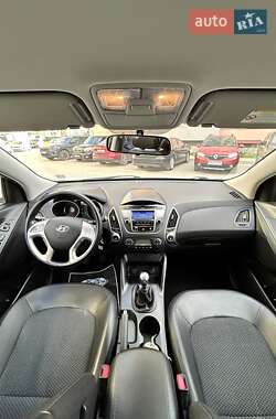 Внедорожник / Кроссовер Hyundai ix35 2013 в 
