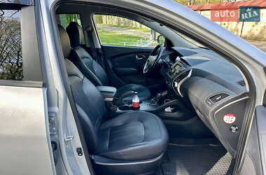 Внедорожник / Кроссовер Hyundai ix35 2010 в 