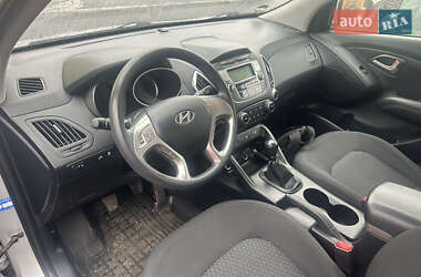 Позашляховик / Кросовер Hyundai ix35 2011 в 