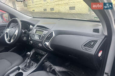 Позашляховик / Кросовер Hyundai ix35 2011 в 