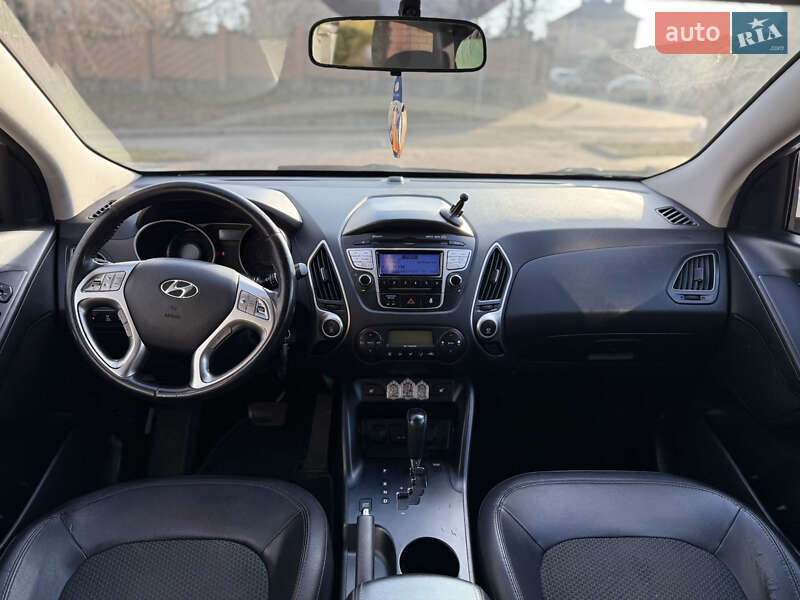 Внедорожник / Кроссовер Hyundai ix35 2012 в Черновцах
