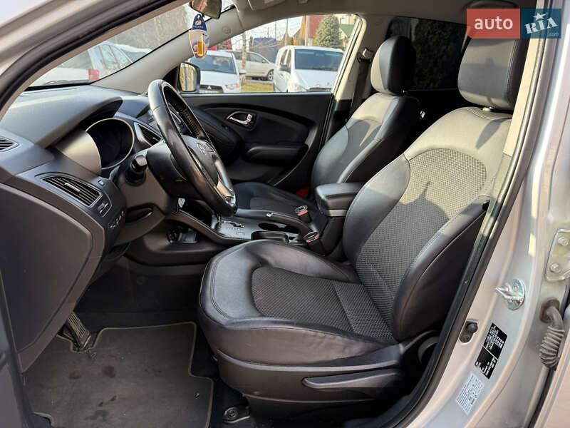 Внедорожник / Кроссовер Hyundai ix35 2012 в Черновцах