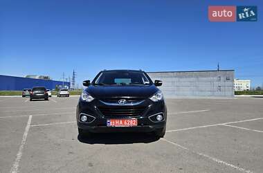 Внедорожник / Кроссовер Hyundai ix35 2011 в 