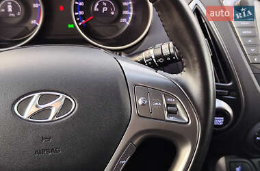 Позашляховик / Кросовер Hyundai ix35 2014 в 
