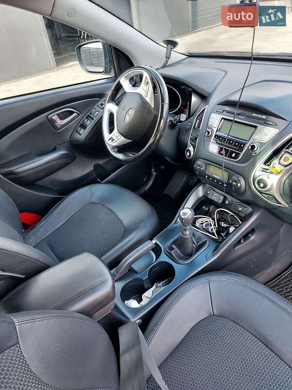 Позашляховик / Кросовер Hyundai ix35 2010 в Кам'янці-Бузькій