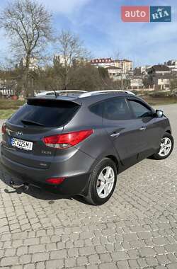 Внедорожник / Кроссовер Hyundai ix35 2011 в 
