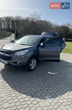 Внедорожник / Кроссовер Hyundai ix35 2011 в 