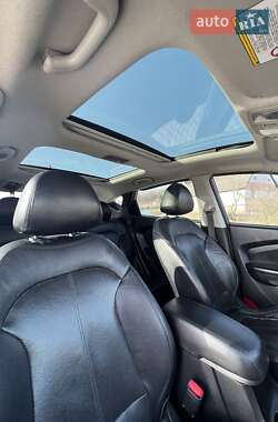 Внедорожник / Кроссовер Hyundai ix35 2011 в 