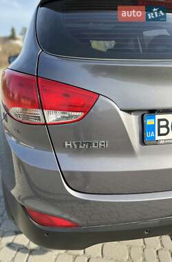 Внедорожник / Кроссовер Hyundai ix35 2011 в 